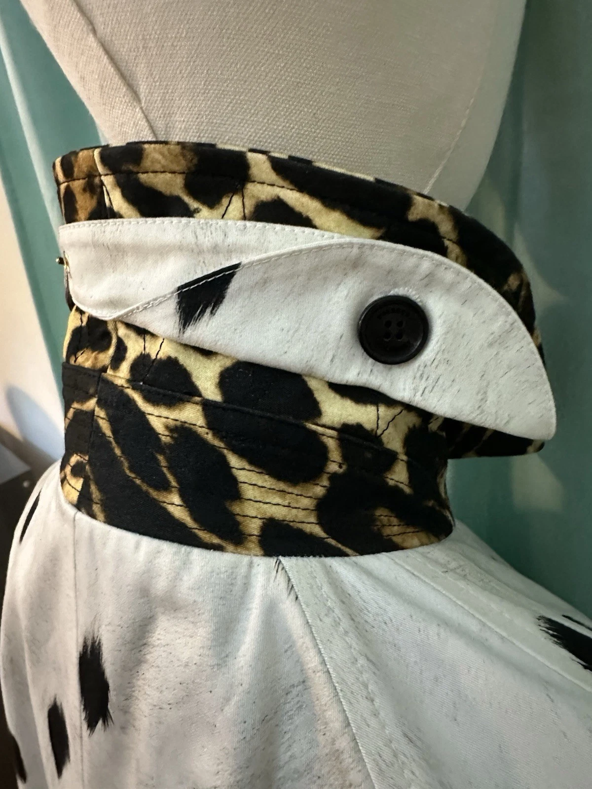 Burberry Carrington Car Coat Animal Print US Size 4 New with Tags, view 3