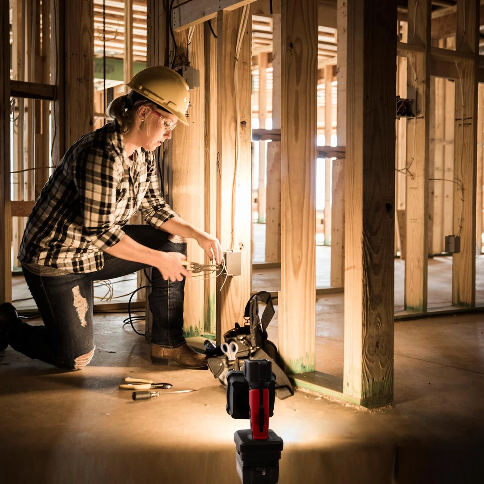 Cordless LED Work Light, Zoom Handheld Spotlight Compatible with Dewalt, Milw..., view 8