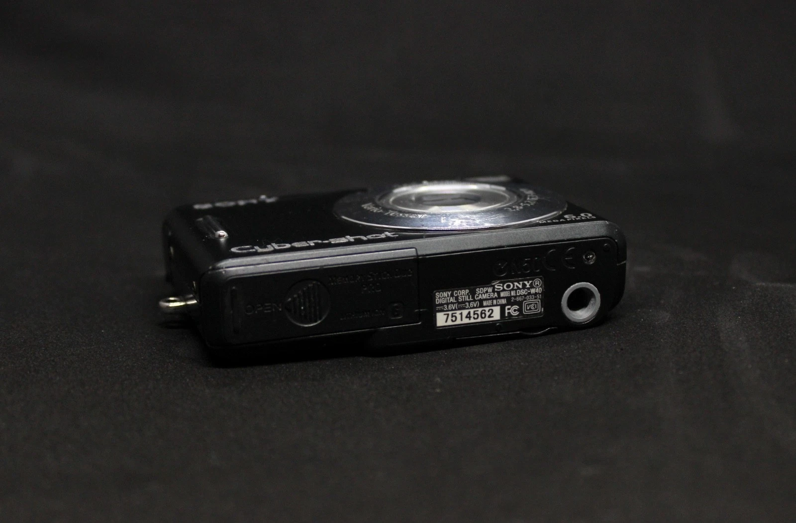 SONY DSC-W40 Cybershot 3X Optical Zoom (NOT WORKING)